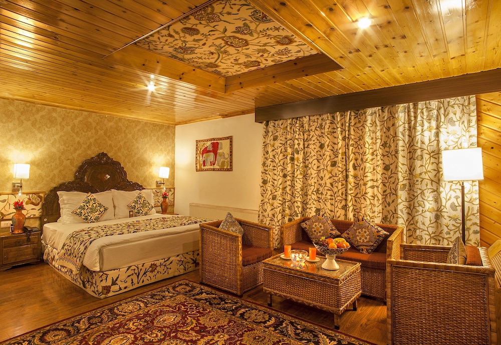 Deluxe Suite - Pine View