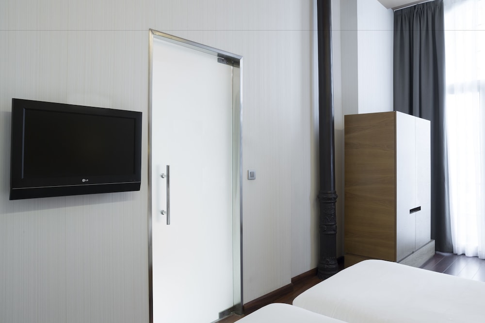 Basic Double Room (Patio Interior) photo 2