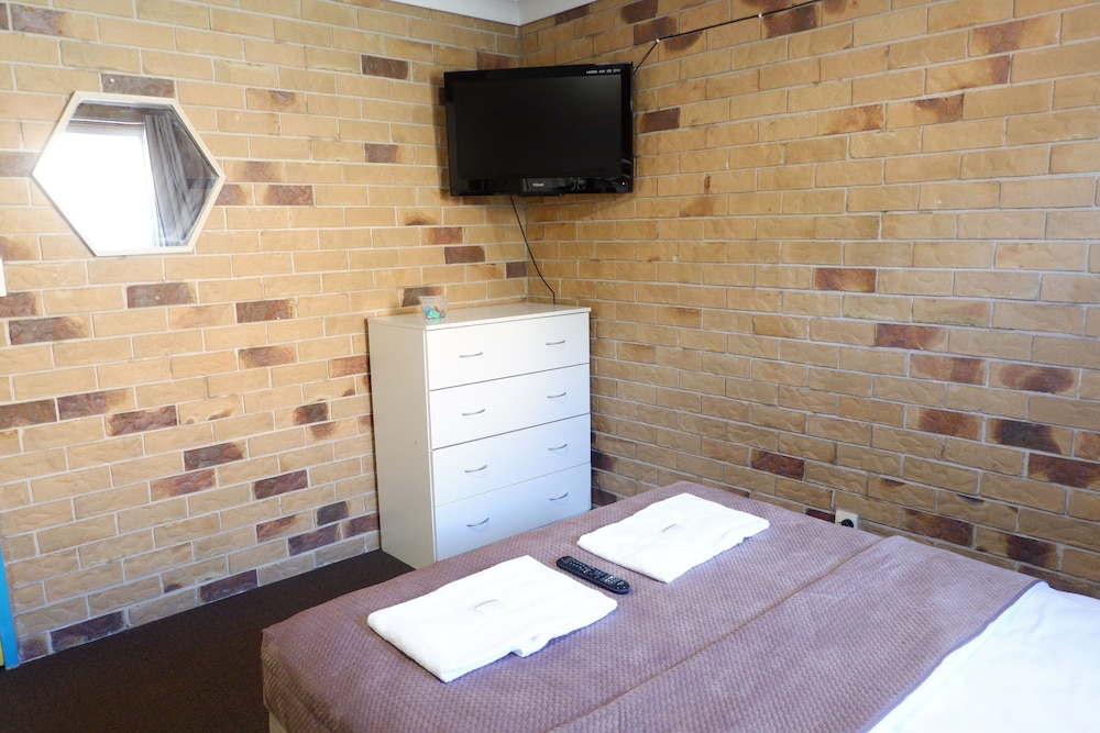 Family Triple Room, Shared Bathroom photo 3