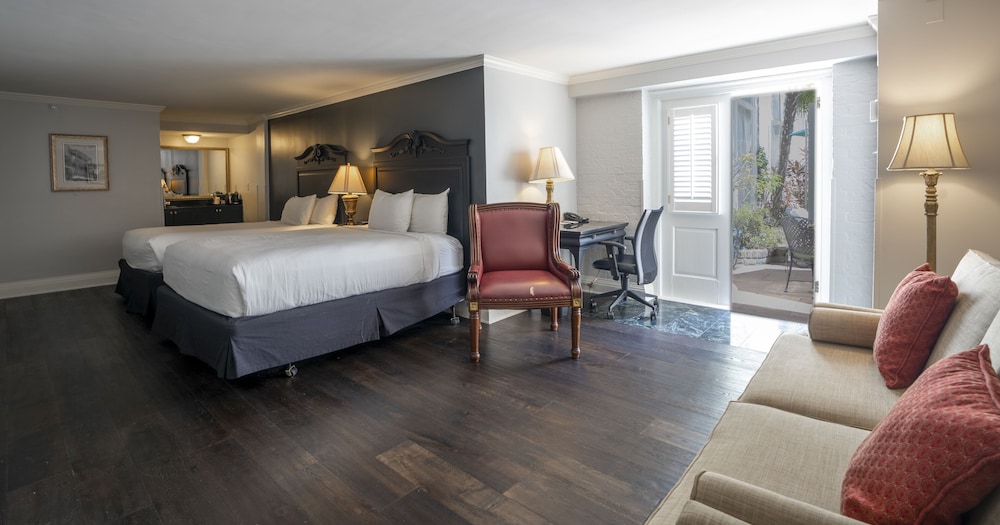 Deluxe Room, 2 Queen Beds (Grande Poolside Courtyard Two Queens) - Photo 1