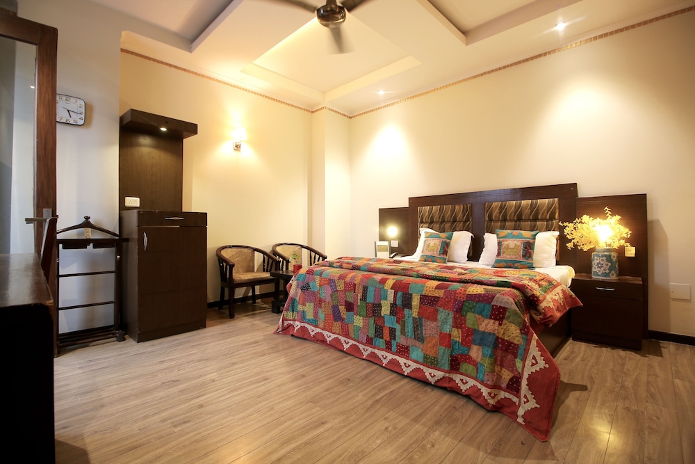 Executive Room - Photo 3