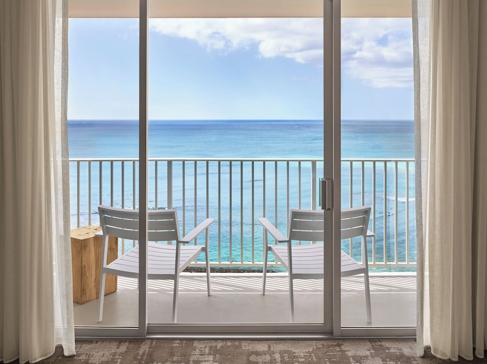 Premier Room, 2 Queen Beds, Roll-in Shower, Oceanfront (Accessible)