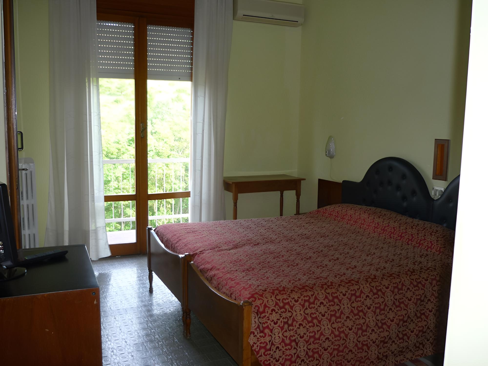 Double or Twin Room, Hill View photo 1