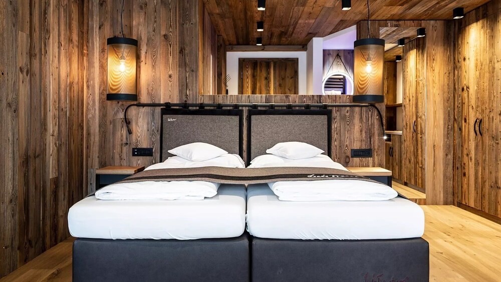 Trenker con letto matrimoniale o 2 letti singoli, balcone