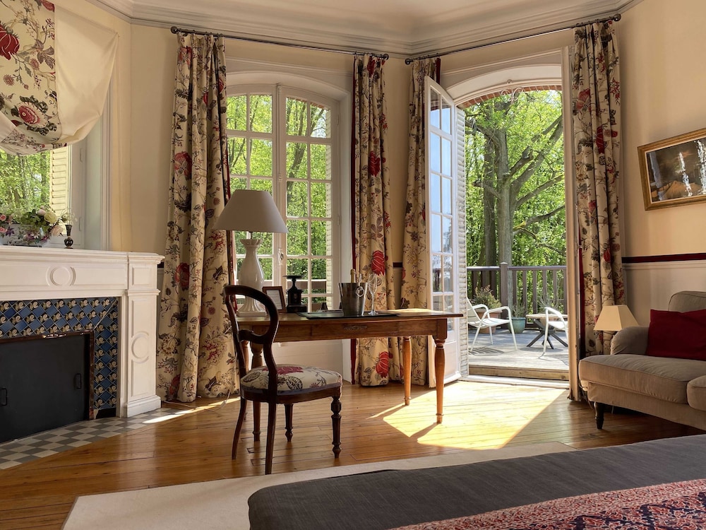 Superior Double Room, Ensuite, Park View (Chambre Lakmé) photo 2