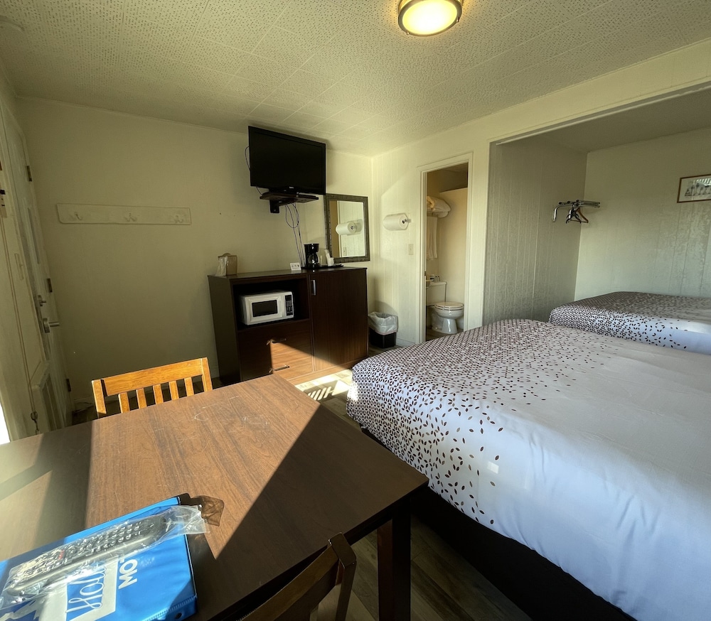 Basic Double Room photo 3