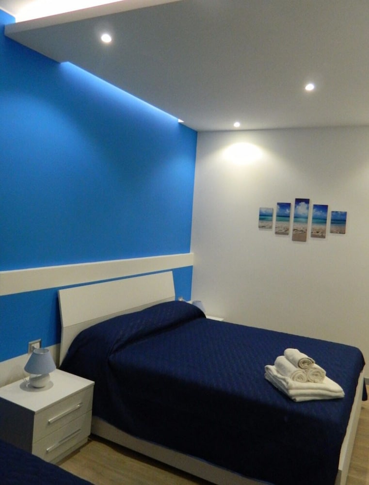 Deluxe Triple Room (102)