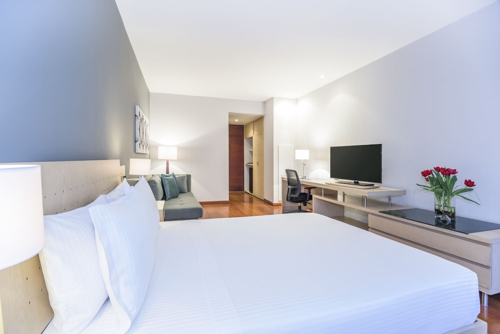 Executive Room, 1 Queen Bed, Terrace photo 2