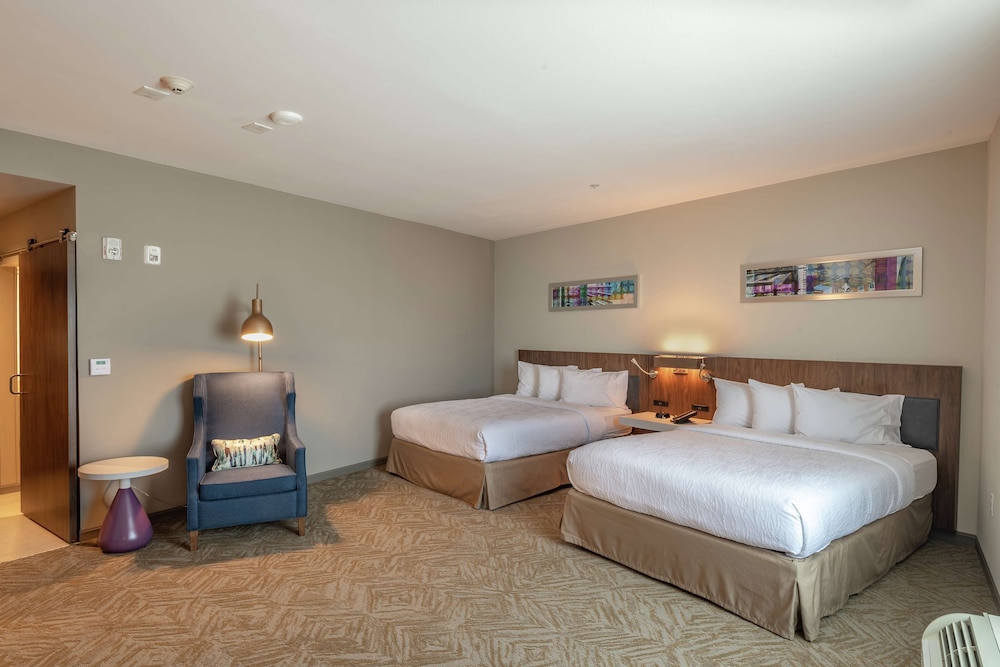 Room, 1 Queen Bed, Accessible, Bathtub (Mobility & Hearing) photo 1