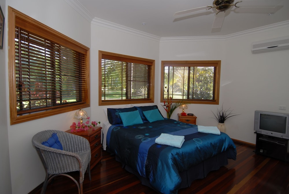 Standard Room, Non Smoking (Hibiscus Room) photo 1