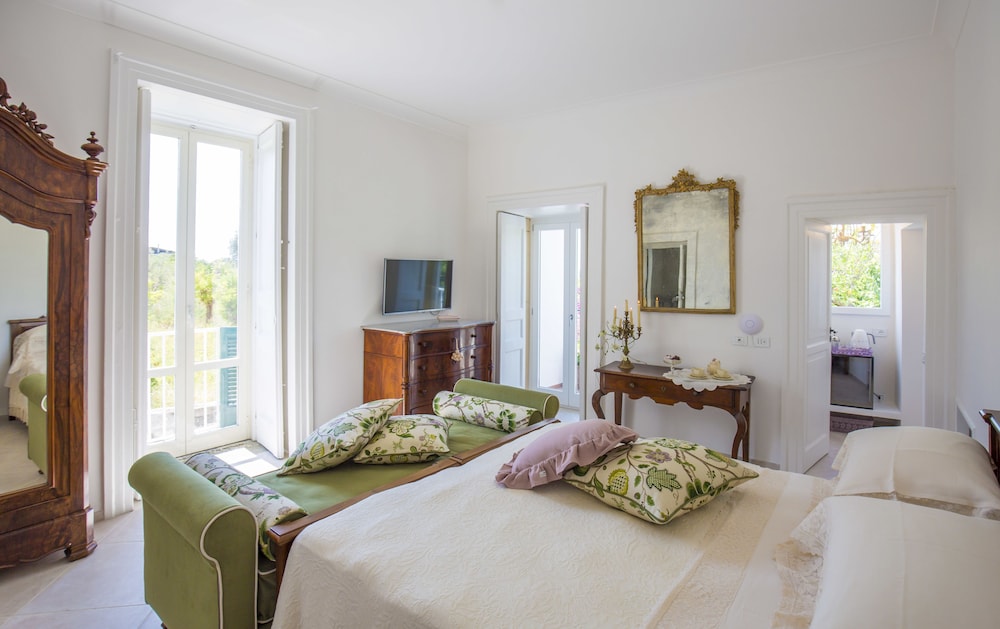 Deluxe Double Room, 1 Bedroom, Garden View photo 2