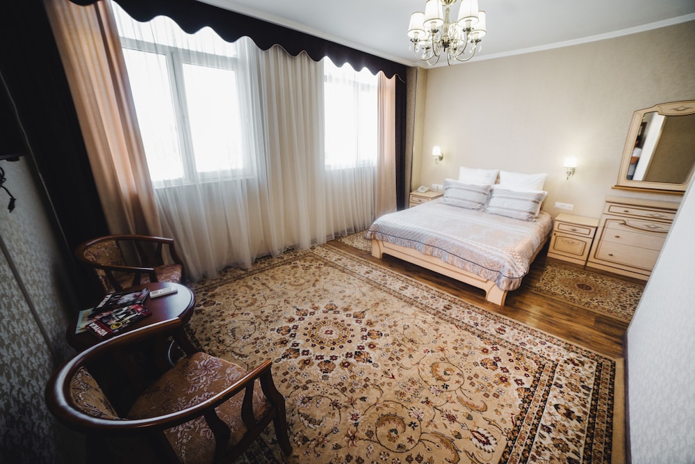 Deluxe Suite