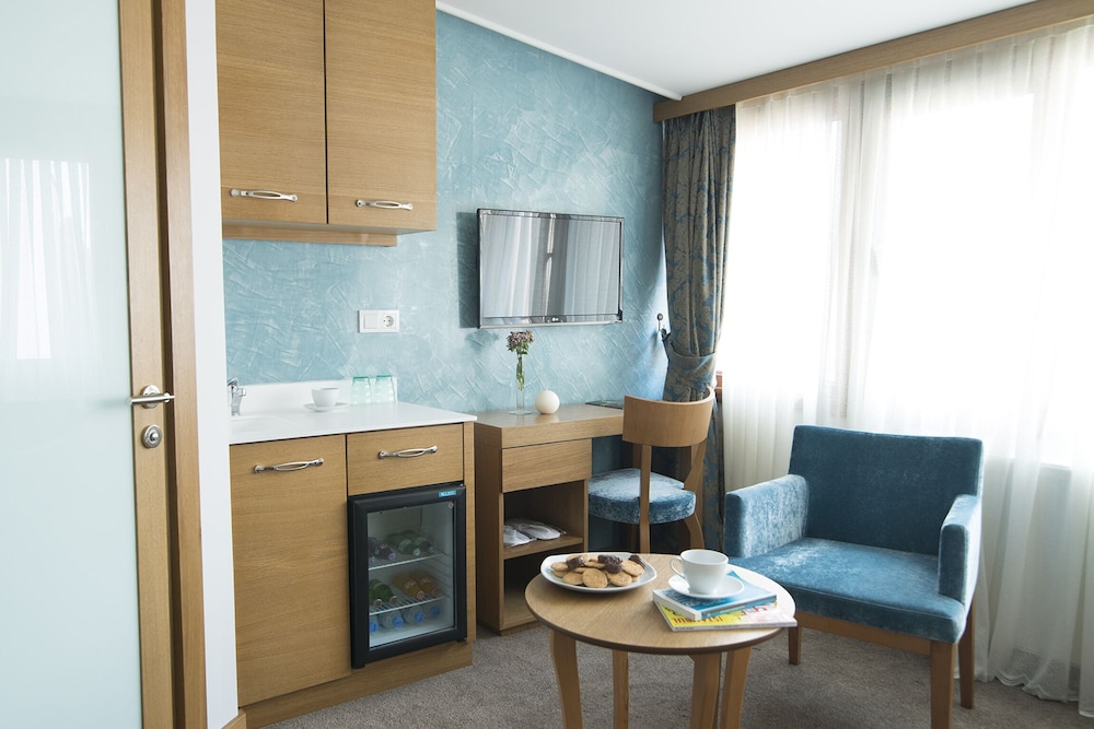Standard Room photo 2