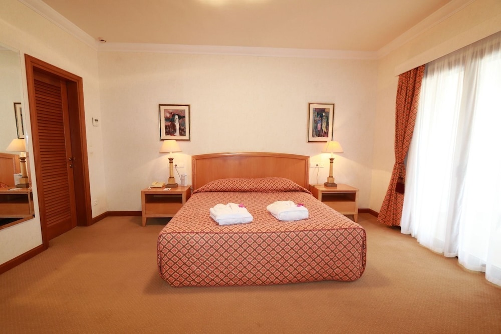 VIP Suite Sharing Pool photo 1