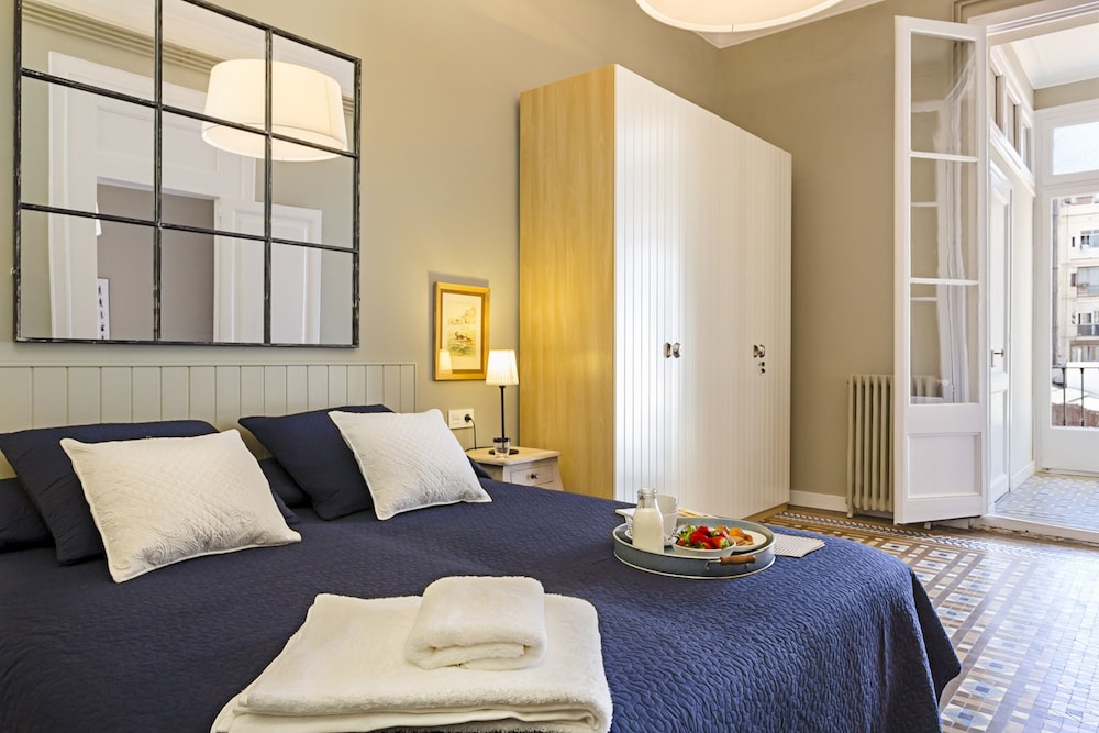 Deluxe Apartment, 2 Bedrooms, 2 Bathrooms (Passeig de Gracia, 51) photo 2