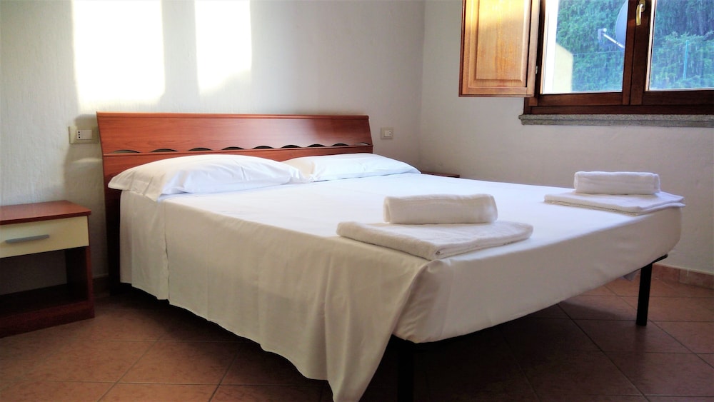 Classic Apartment, 2 Bedrooms, Patio, Ocean View