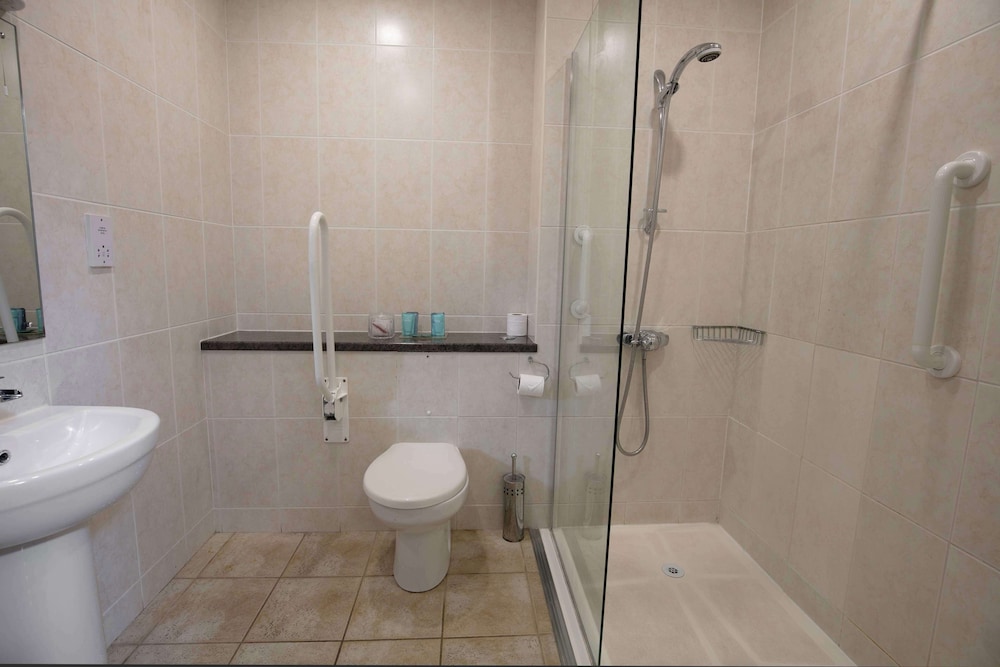 Standard Room, 1 Double Bed, Non Smoking (Small Room) photo 3
