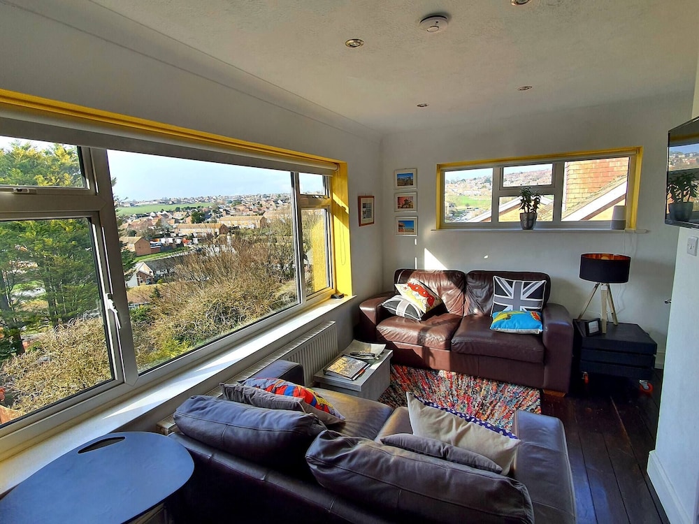 House, 3 Bedrooms, Garden View photo 1