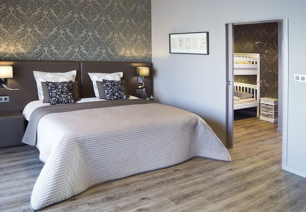 Family Suite, Connecting Rooms, Garden View