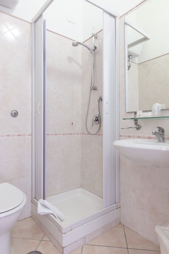 Standard Double Room, 1 Bedroom, Garden View - Photo 3