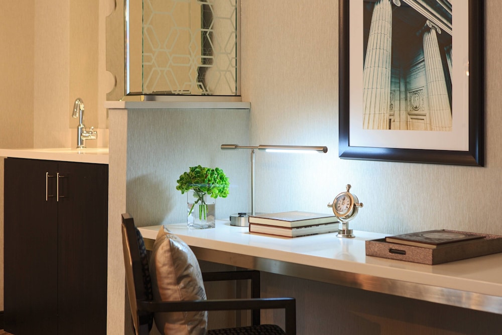 Suite, 1 Bedroom photo 3