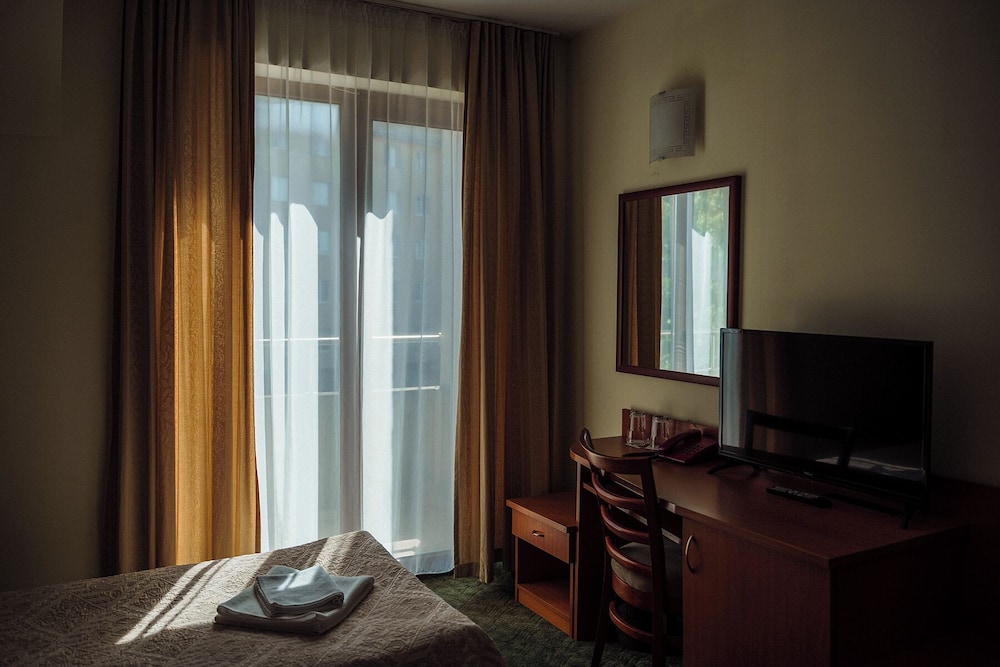Standard Twin Room, Balcony - Photo 3
