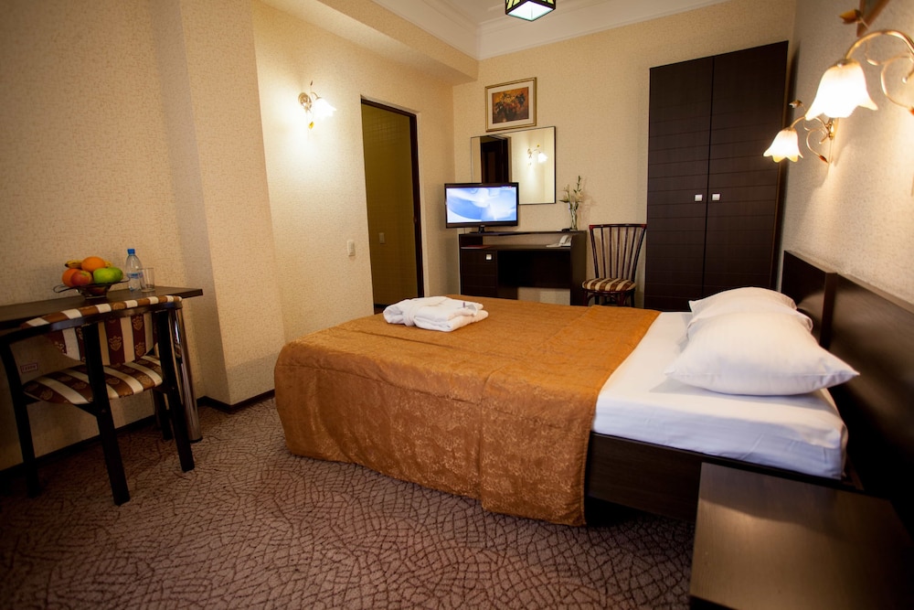 Standard Double or Twin Room photo 2