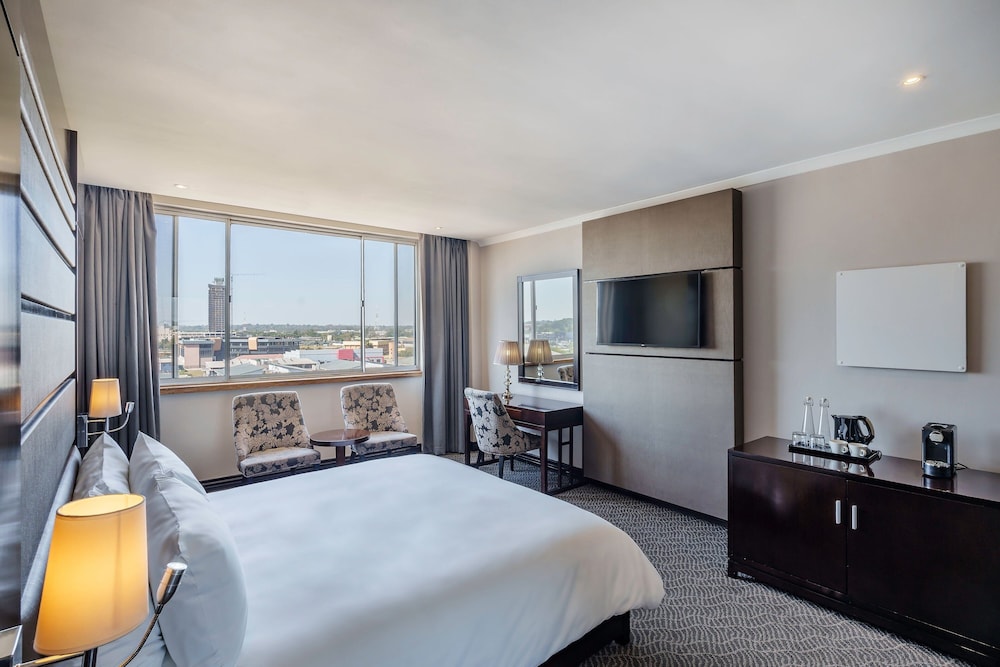 Club Room, 1 King Bed (Club Floor) photo 1