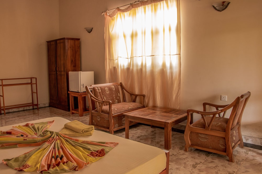Deluxe Room, River View, Poolside