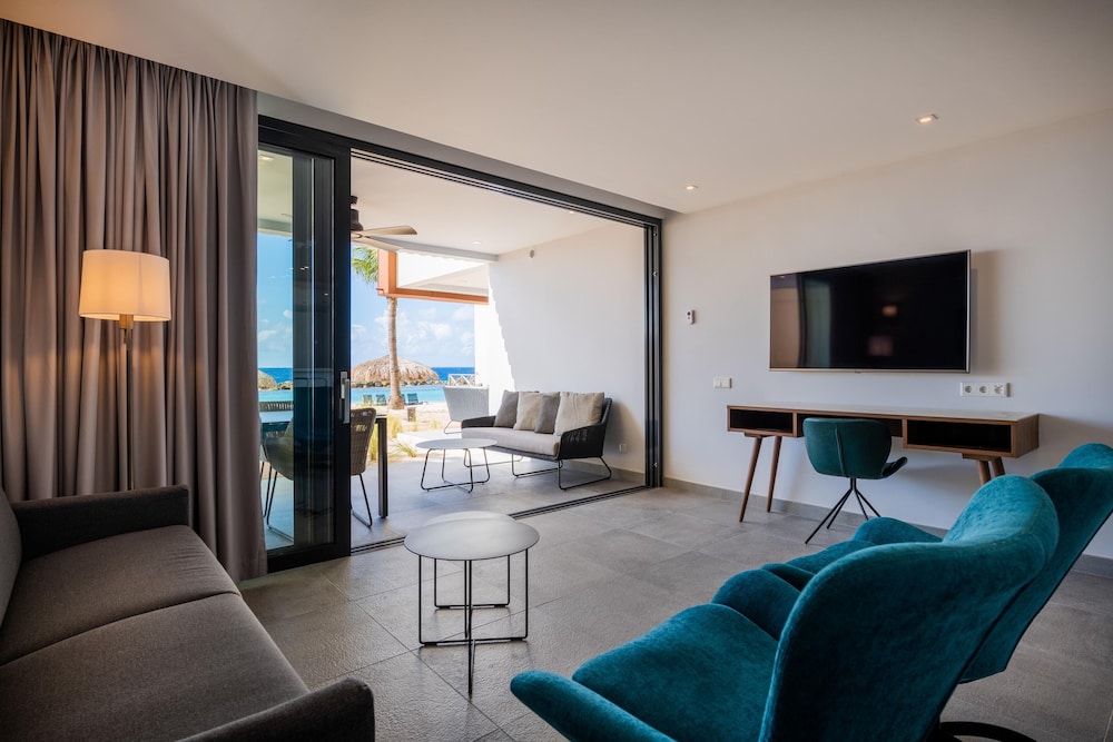Premium Apartment, 2 Bedrooms, Ocean View, Beachfront - Photo 1