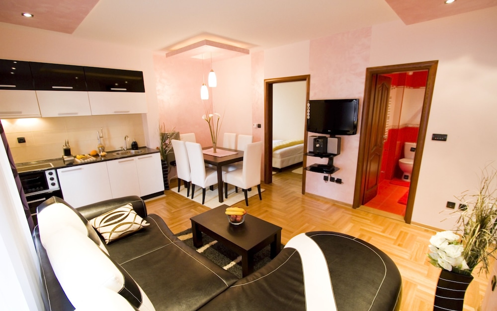 Luxury Apartment, 2 Bedrooms, Terrace photo 2