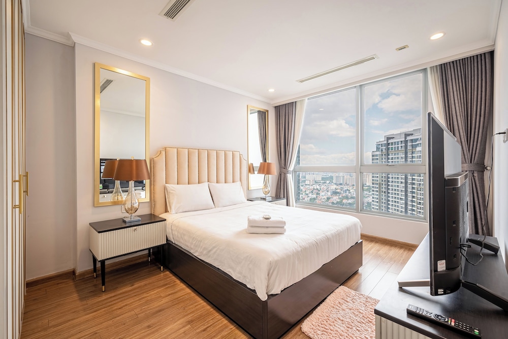 Deluxe Apartment, 3 Bedrooms, Balcony, City View