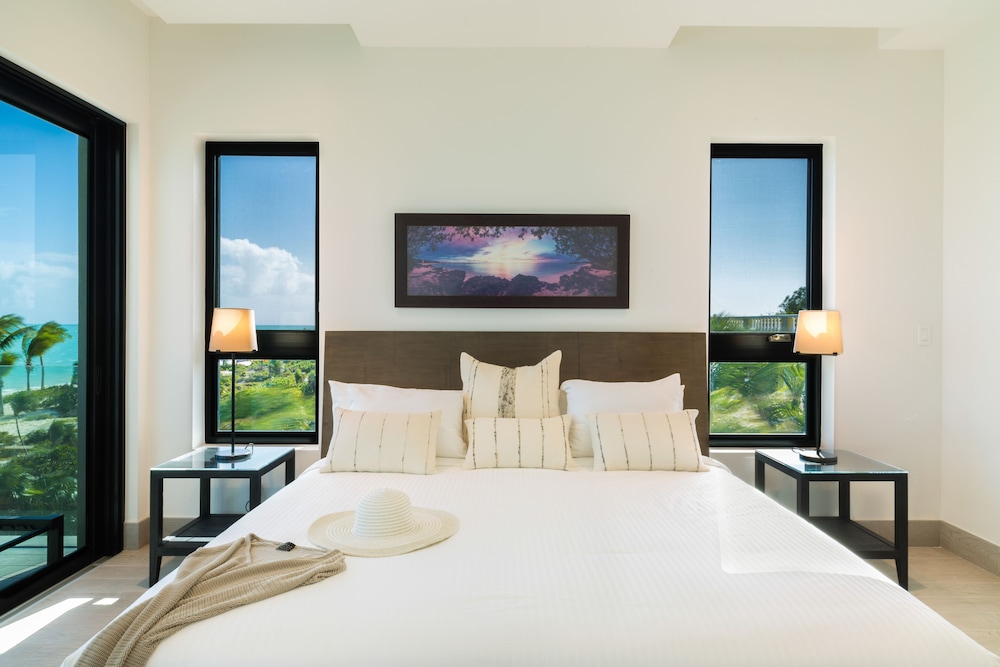 Deluxe Suite, 2 Bedrooms, Ocean View, Poolside - Photo 3