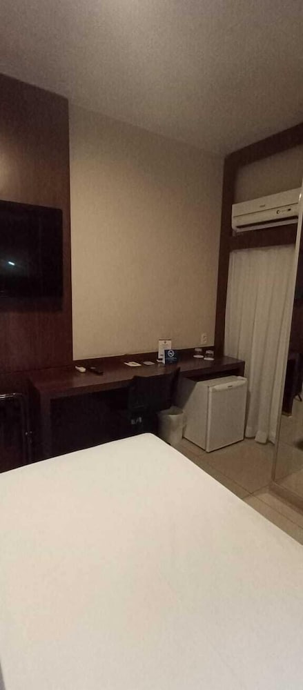Classic Twin Room - Photo 4