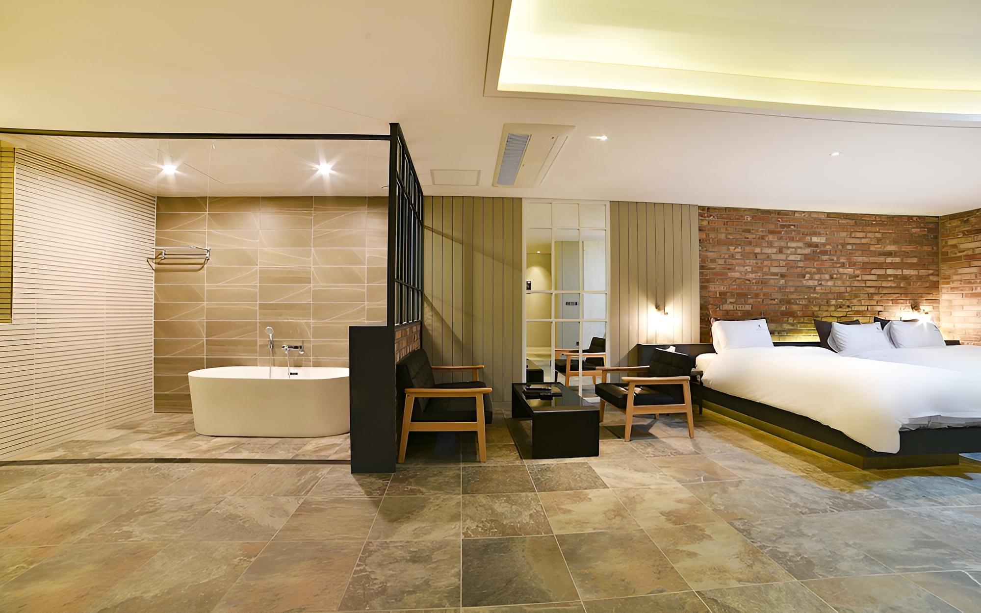 Room (VIP Twin (Bathtub Random Assignment S) - Photo 8