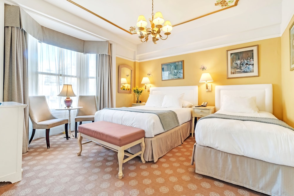 Room - Photo 1