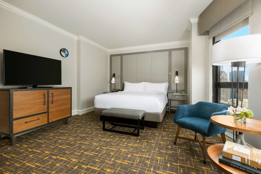 Premier Room, 1 Queen Bed thumbnail 6