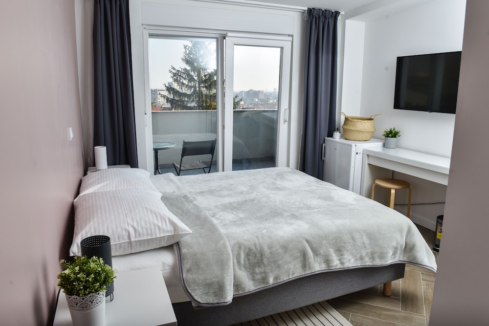 Deluxe Double Room - Photo 1