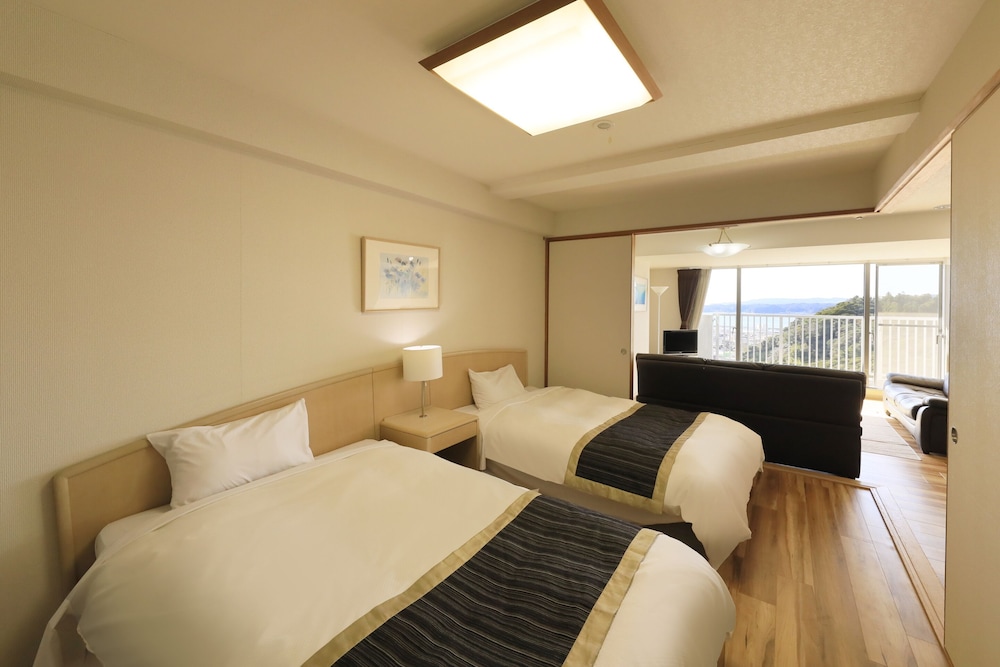 [Non-Smoking] Western Room (4 Beds)/ Ocean View - Photo 6