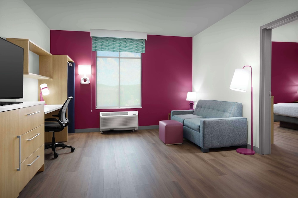 Suite, 1 King Bed, Non Smoking photo 1