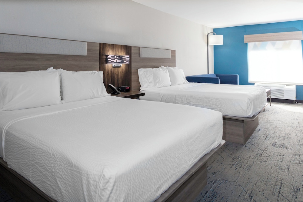 Suite, 2 Queen Beds - Photo 4