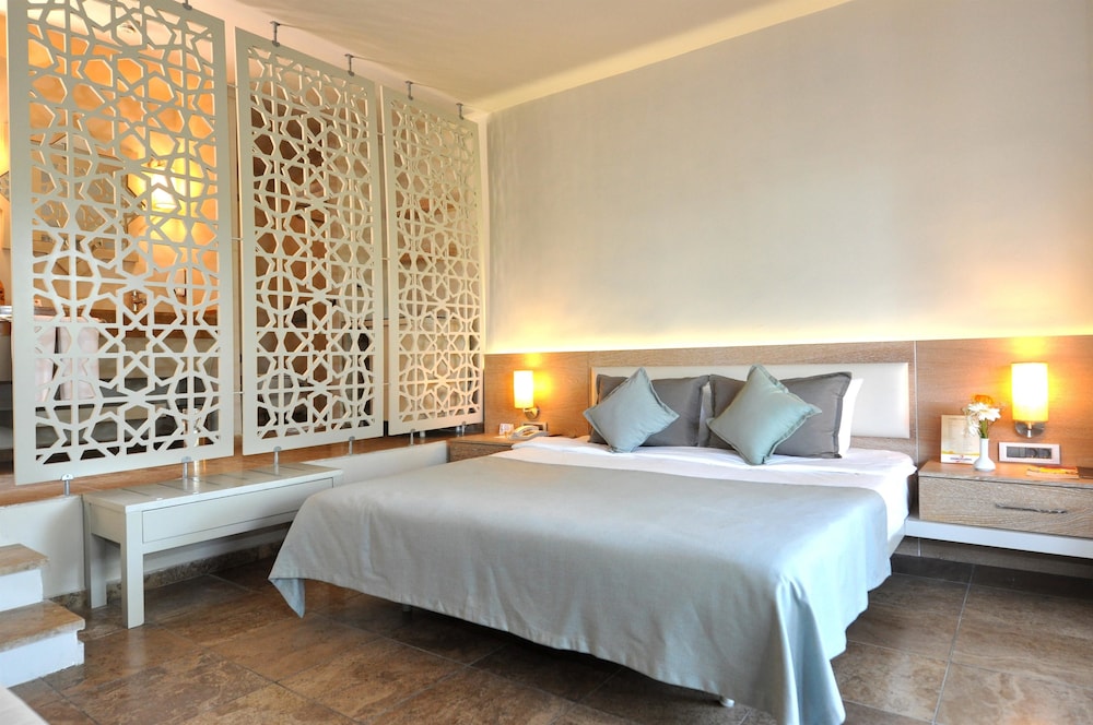 Room (Assigned at Check-in)