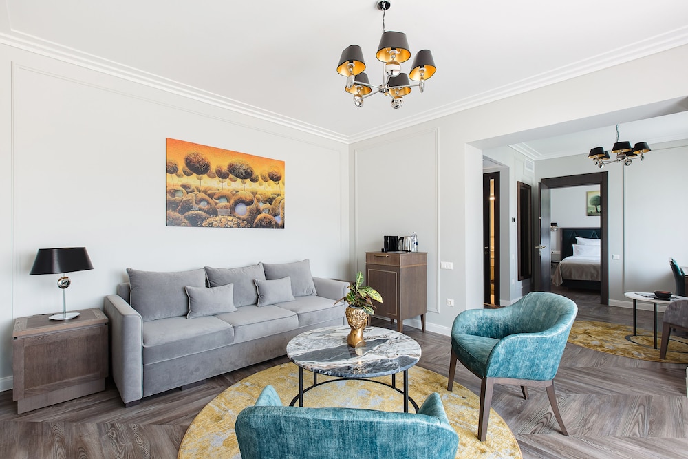 Executive Room - Photo 2