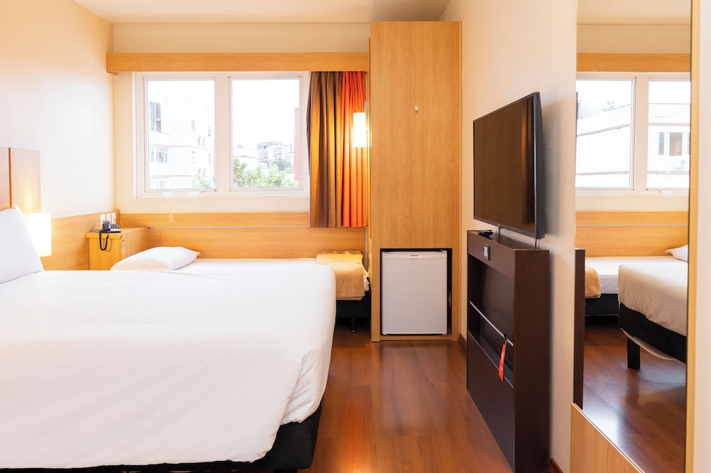 Standard Room, Multiple Beds photo 3