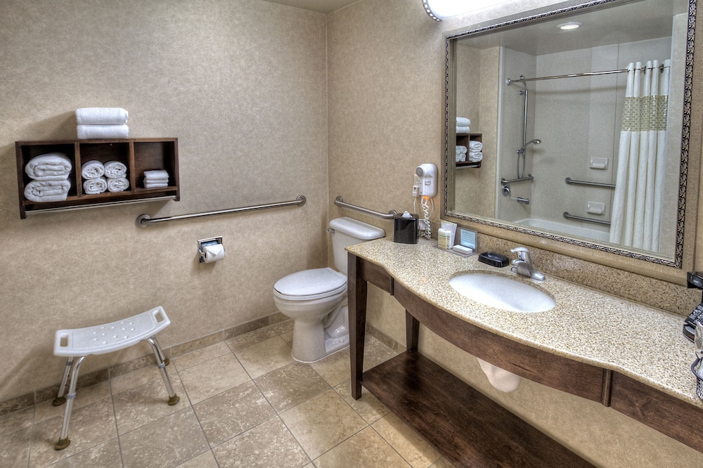 1 King Bed Mobility / Hearing Accessible - Photo 6