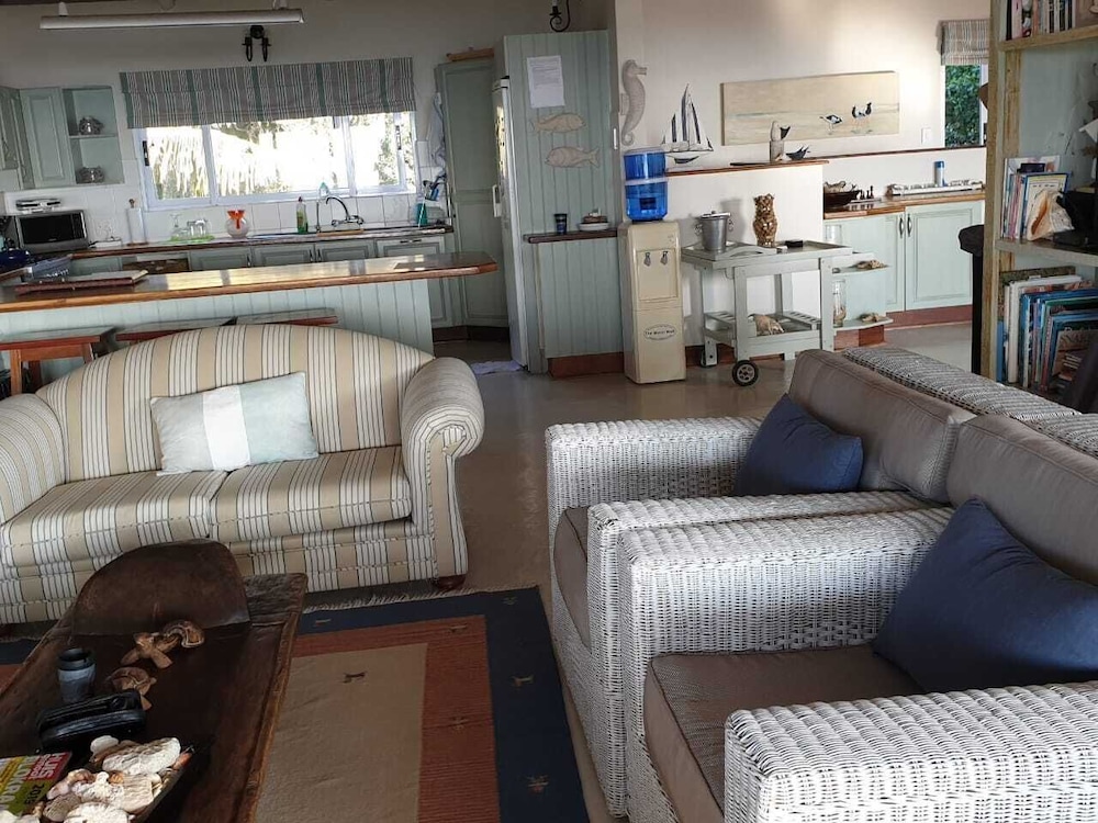 Villa photo 3