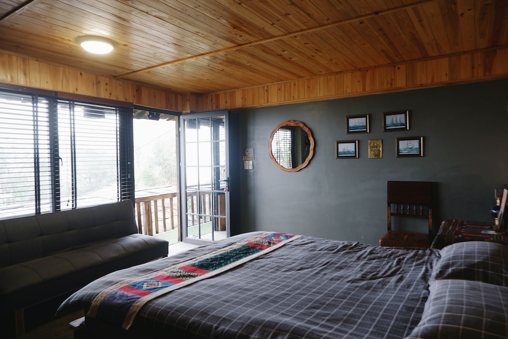 Standard Room, Balcony, Mountain View