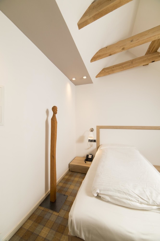 Double Room - Photo 5