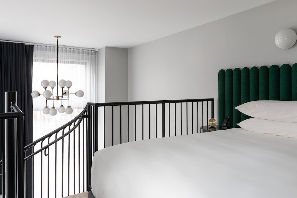 Suite, 1 King Bed with Sofa bed, City View - Photo 4