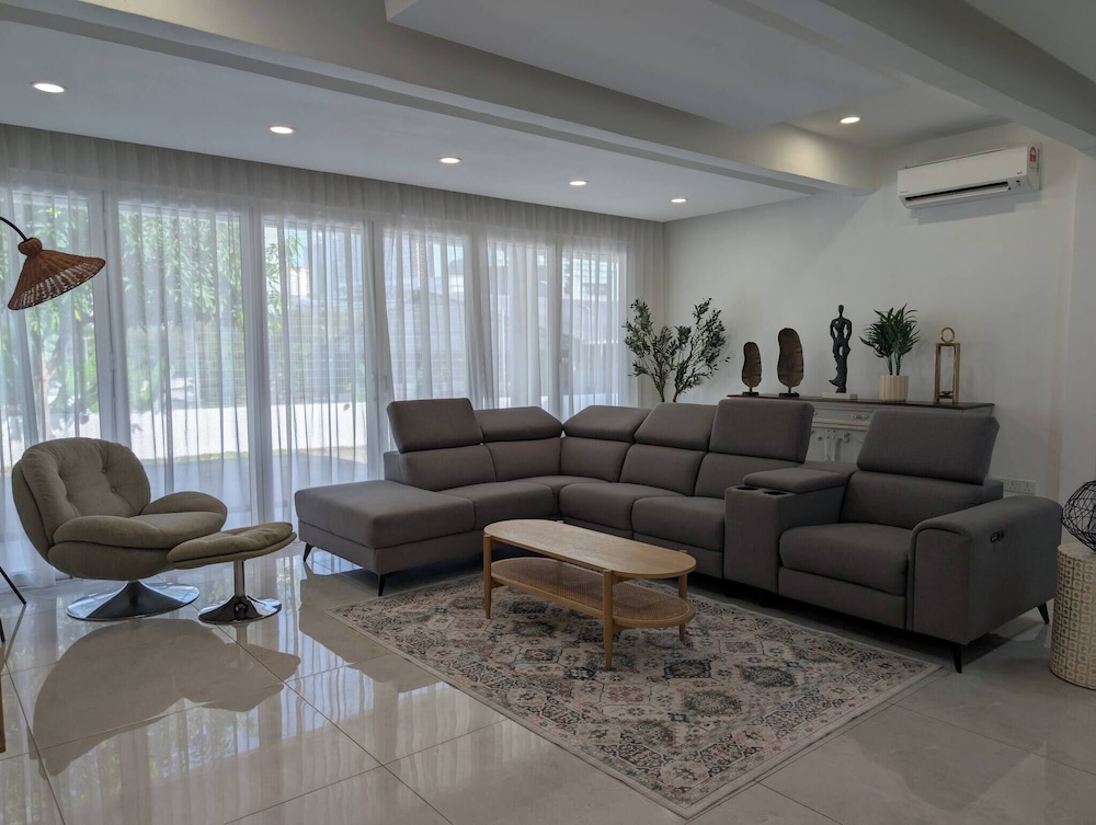 Bungalow, 6 Bedrooms, Accessible, Smoking